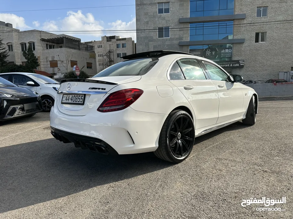 مرسيدس C63 للبيع بسعر مغري