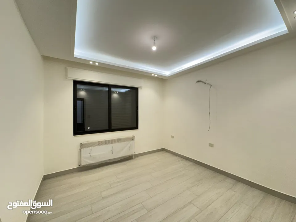 شقة مميزة للبيع طابق ثاني مساحة 200م بخلدا بتشطيبات مميزة (مشروع 118)
