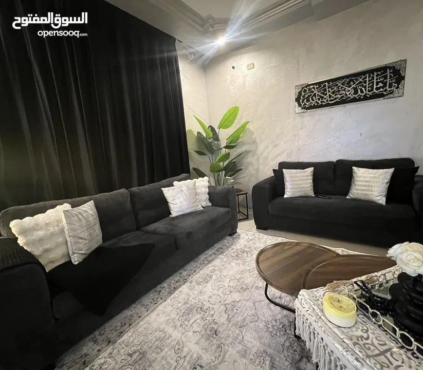 كنب 7مقاعد ثلاثية وثنائية ومفردتين تفصيل خشب تقيل ........
