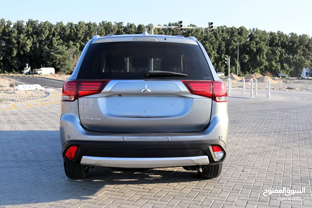 MITSUBISHI OUTLANDER 2017 - 7SRT - SUNROOF