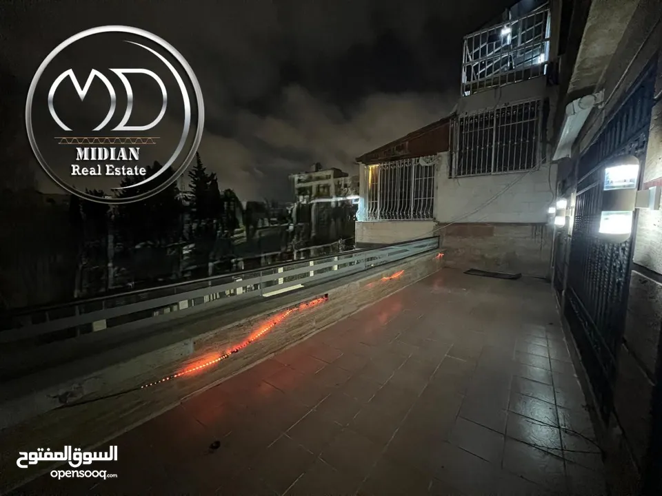 فيلا دوبلكس للبيع في أجمل مواقع عبدون مساحة 580م مع تراسات و حدائق سوبر ديلوكس بسعر مميز جداً