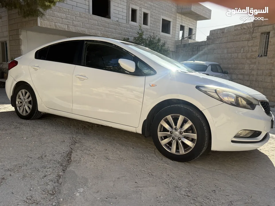 كيا سيراتو k3 سعرررررر حرررررررق حرررررررق مع فتحة سقف