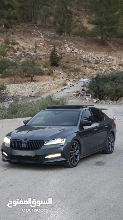 سوبيرب سبورت لاين بلاك اديشن