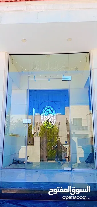 سيكوريت واجهات تقطيع مكاتب زجاج ترسات دربزين ستانلس ستيل اغلاق برندات مرايا