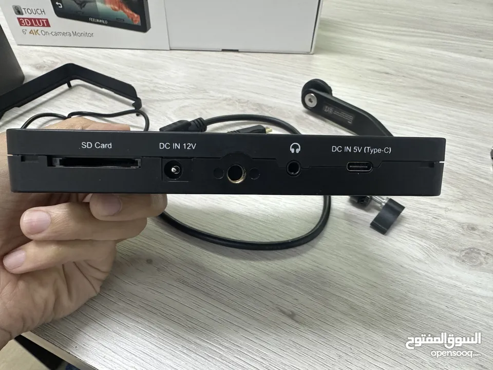 مع تخفيض السعر ( شاشة Feelworld F6 Plus 5.5 بوصة تعمل باللمس بدقة 4K HDMI )