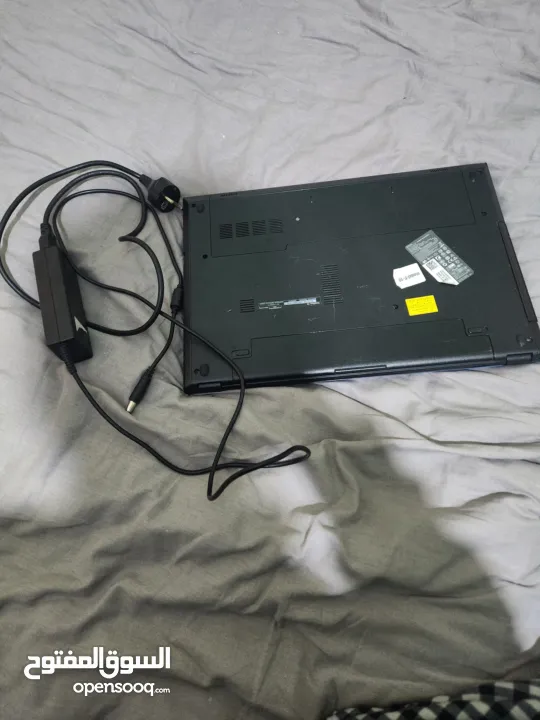 لاب توب dell مع شاحن نينتندو سويتش مع كينترولار