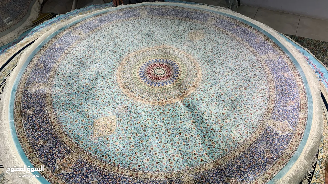 iranian silk carpet round 2*2