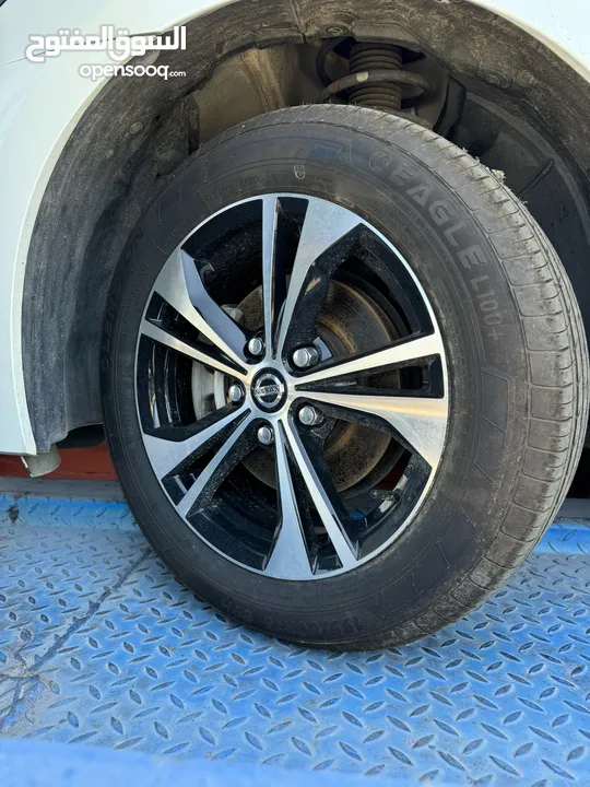 nissan sylphy 2019   نيسان سيلفي عدا 70 الف كيلو اصلي