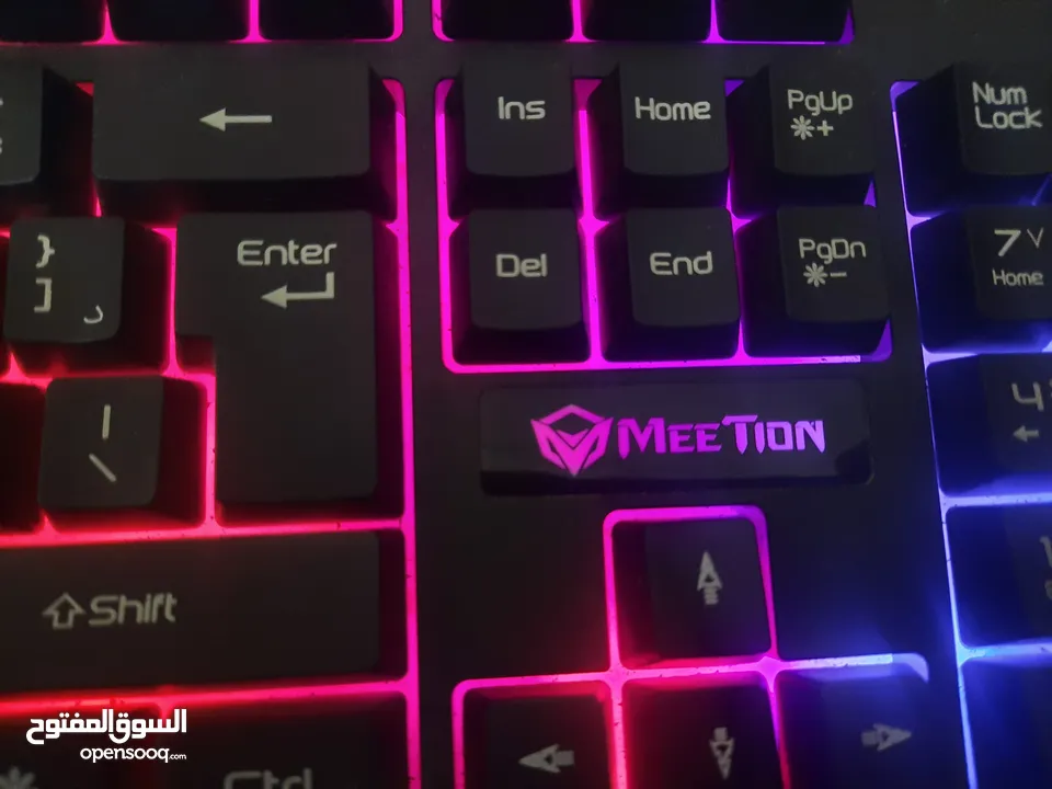 كيبورد قيمنق وجميل RGB مناسب لللعاب والمكتب ومن شركة معروفة وقوية ويحسن من اداك في اللعب