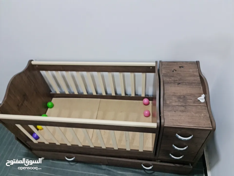 سرير اطفال منفصل