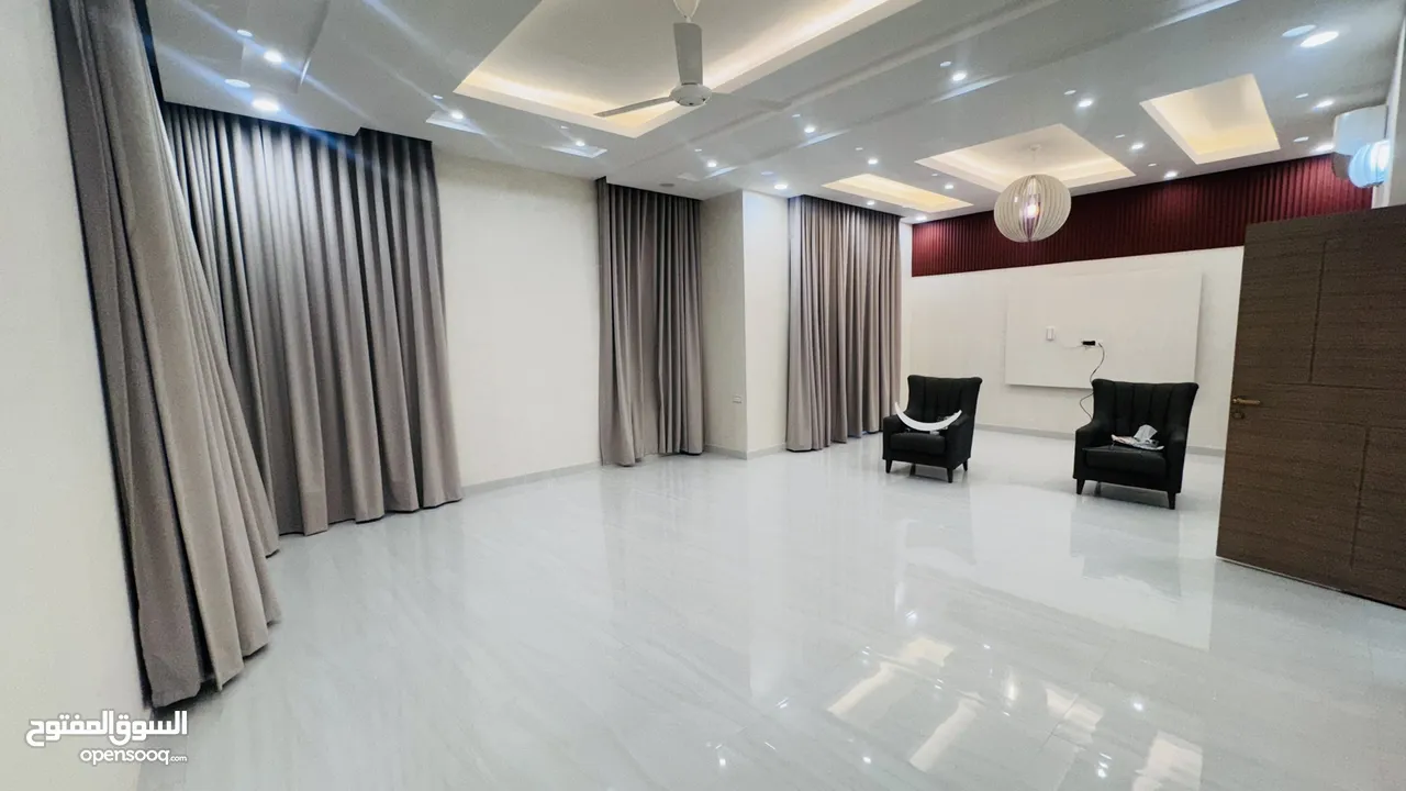 فيلا فاخرة للإيجار بالقرب من ميناء صحارLuxury villa for rent near Sohar Port in prime location