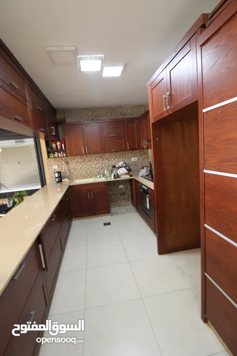 شقة مميزة غير مفروشة للإيجار تشطيب مميز