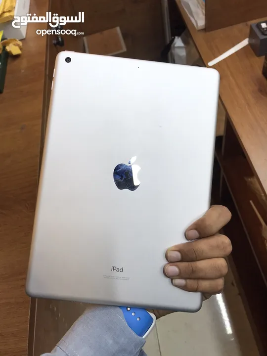 iPad 9 64 9month apple warranty available