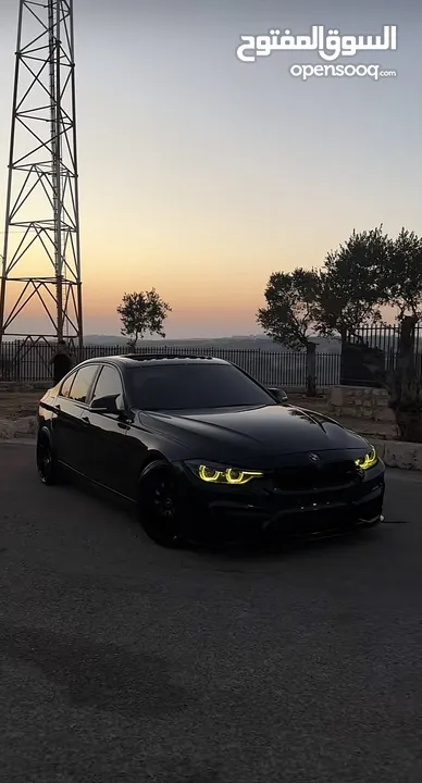 BMW 330i سيارة