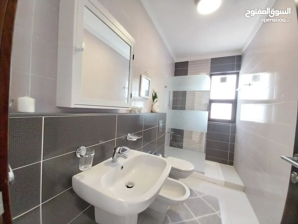 شقة للايجار في عبدون  ( Property 33244 )-175072503