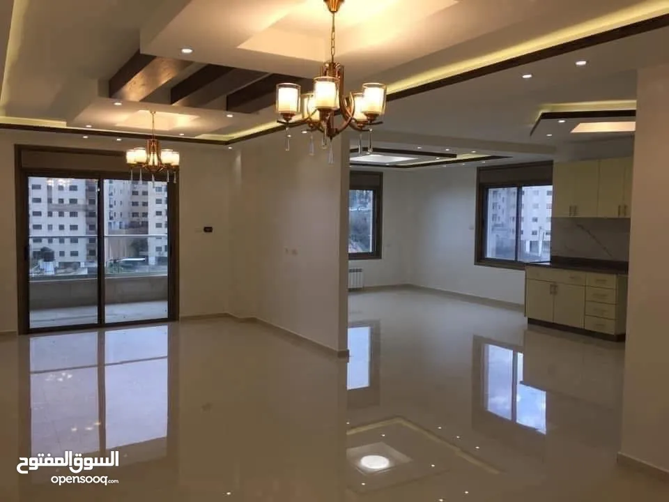 شقه فارغة للايجار في الشرفه قرب شارع ألقدس