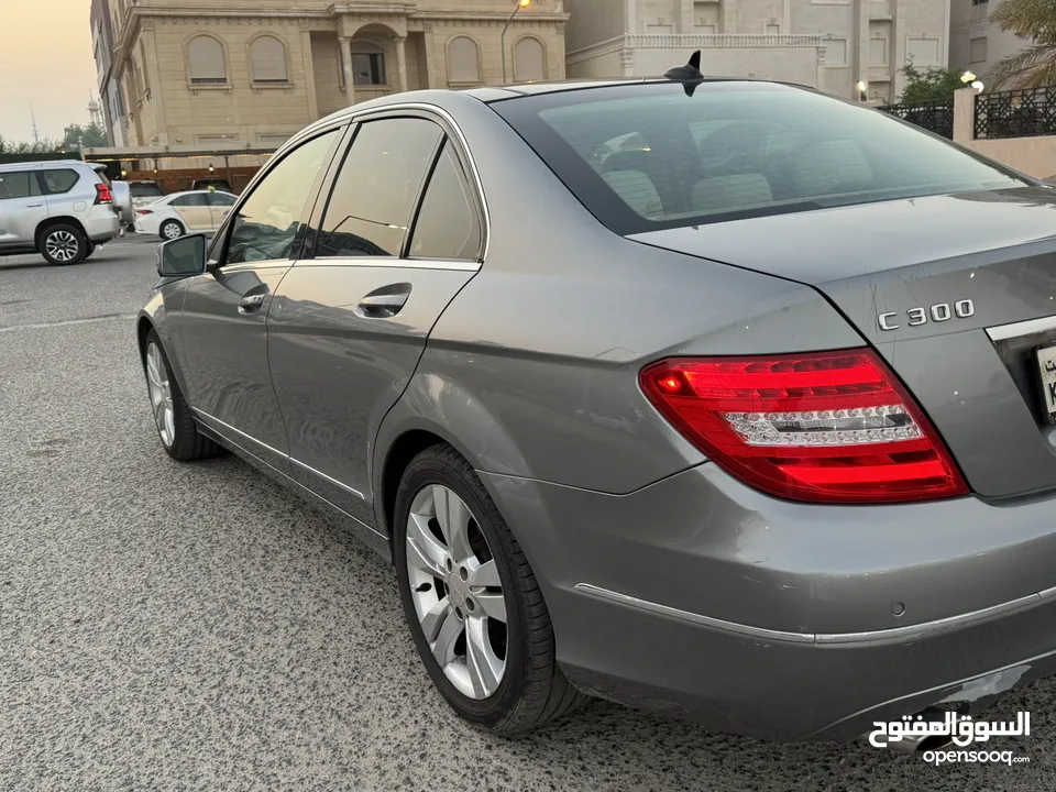 C300 بحالة جيدة