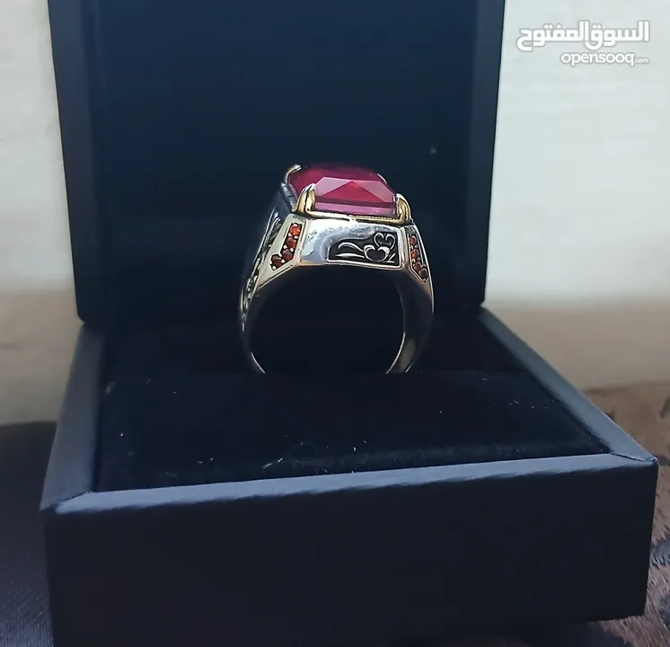 خاتم فضة 925 مع حجر كريم ياقوت سيلاني غير معالج لون قرمزي من النوادر