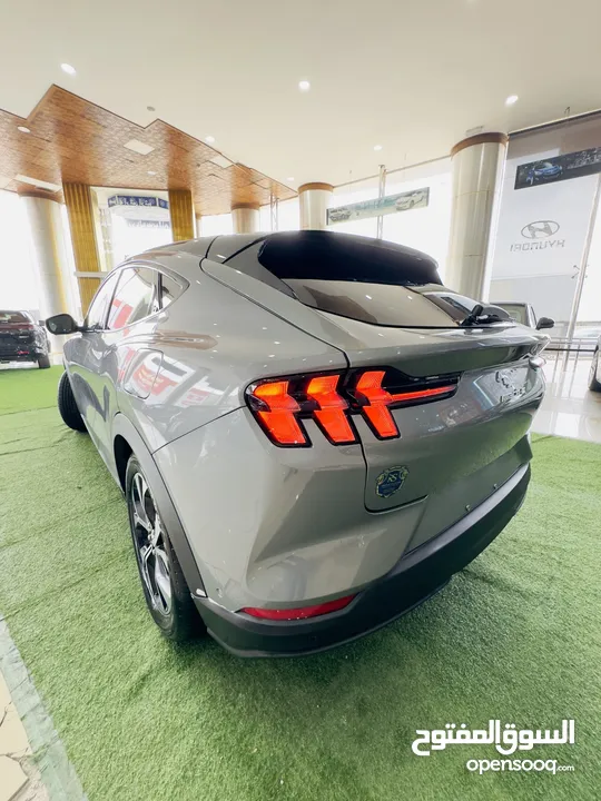 فورد موستنج 2022 عداد زيرو كهرباء 500 كيلو لون رمادي اسود ازرق