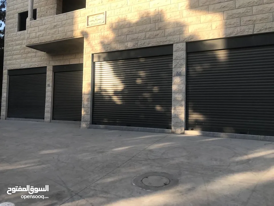 اربع كراجات للإيجار السنوي