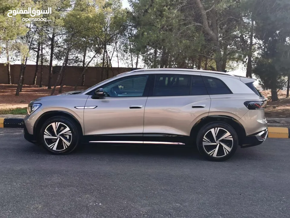 Volkswagen ID.6 Crozz PRO PIANO BLACK 2024 GOLD البيع كاش أو أقساط