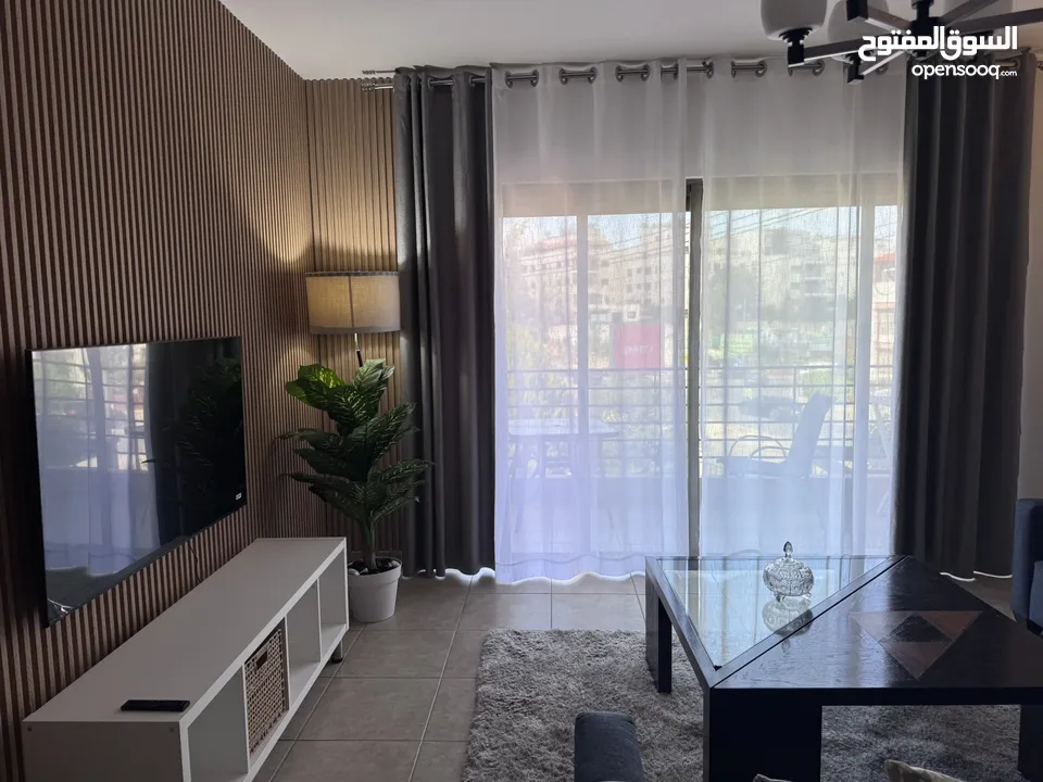 Elite 2 bedroom apartment in abdoun,  شقه فاخرة مفروشه عبدون  بجانب السفارة الأمريكية ، موقع مميز