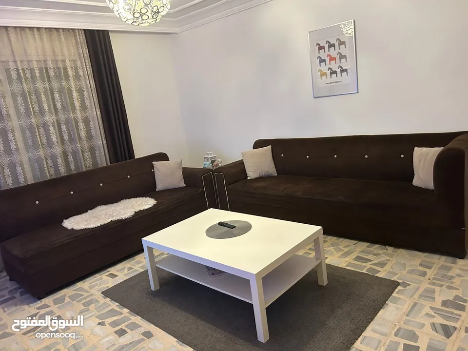 طقم كنب مستعمل الخشب ممتاز
