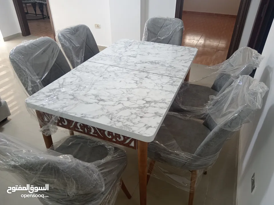 اثاث جديد لم يستخدم بداعي السفر