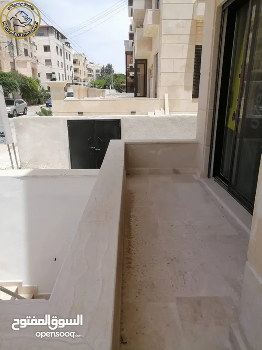 شقة أرضية مميزة للبيع في الكرسي - قرب المخابرات 160م مع حديقة وترسات 110م لم تسكن