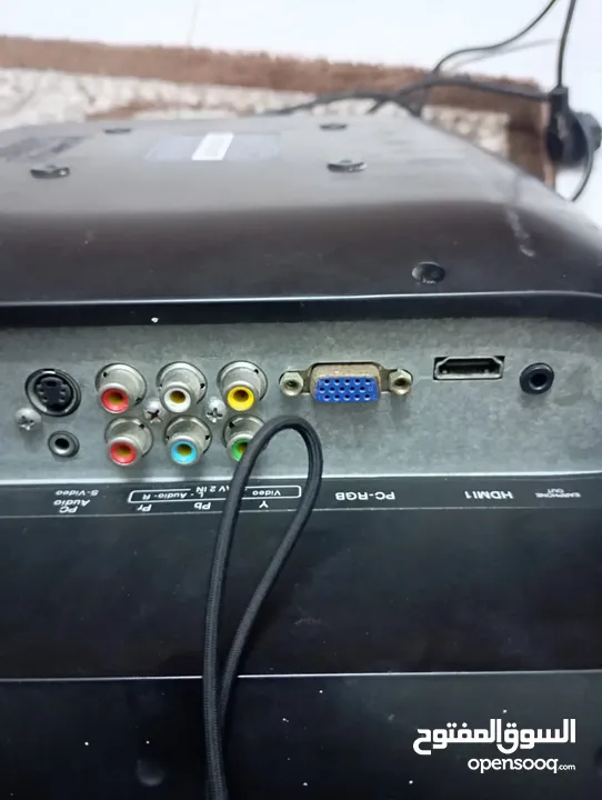 شاشه بوصهLCD22  مدخل HDMI  وقاعده طاوله