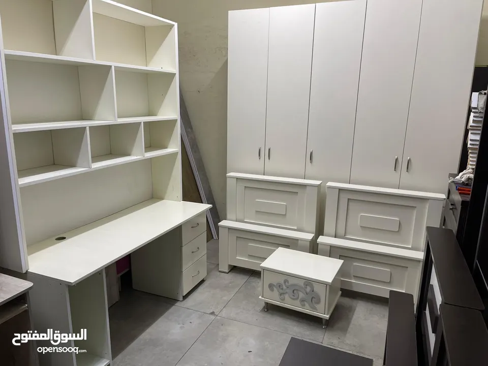 غرفة نوم بخزانة خمس دفات وتختين مفرد