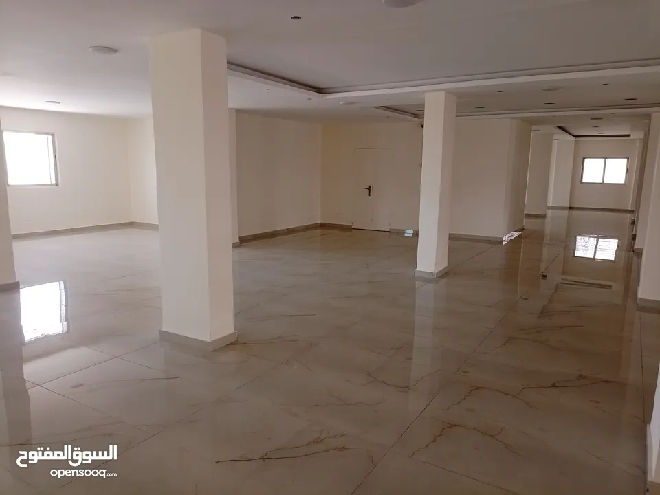 طابق كامل للأجار تجاري/ صناعات خفيفه مقابل مخابز جواد على الأتوستراد مباشره