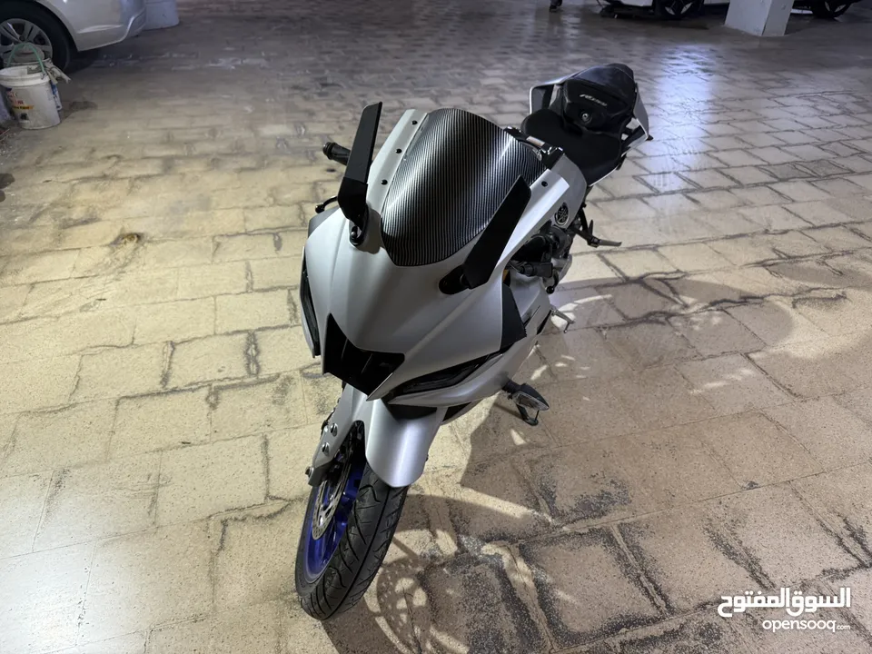 للبيع – دراجة نارية رياضية بحالة الوكالة  Yamaha R15M موديل 2023