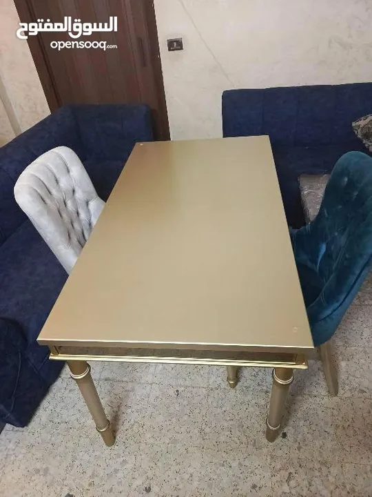 طاولة سفرة بحالة الجديد ة 6 كراسي