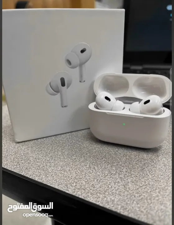 Apple Watch Ultra 2 + AirPods Pro 2