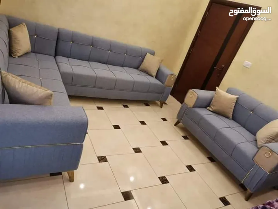 منجد متنقل لصيانة وتنجيد جميع انواع الكنب والرواسي داخل المنزل