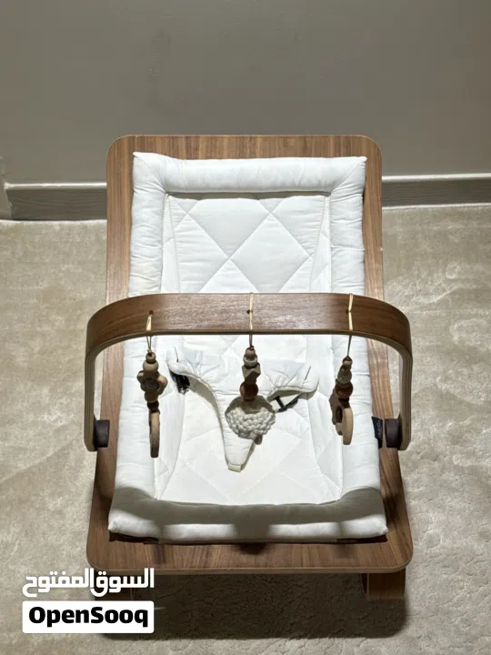 كرسي هزاز للأطفال (Baby Rocker / Baby Bouncer)