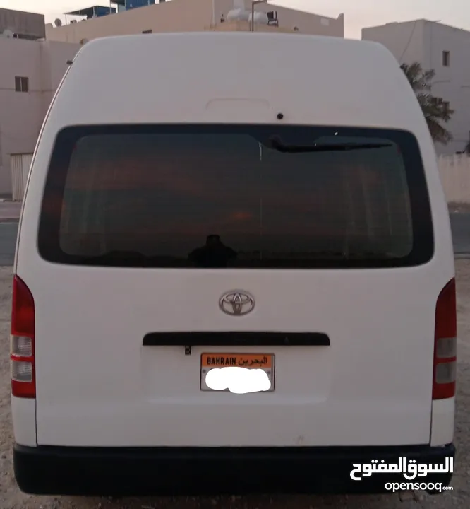 Toyota Hiace High Roof Model 2010 Goods Vehicle for Sale single owner