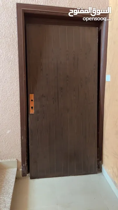 باب خشب للبيع