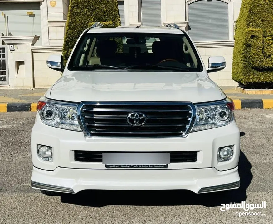 Land Cruiser 2013 V6  وارد الوكالة فحص كامل