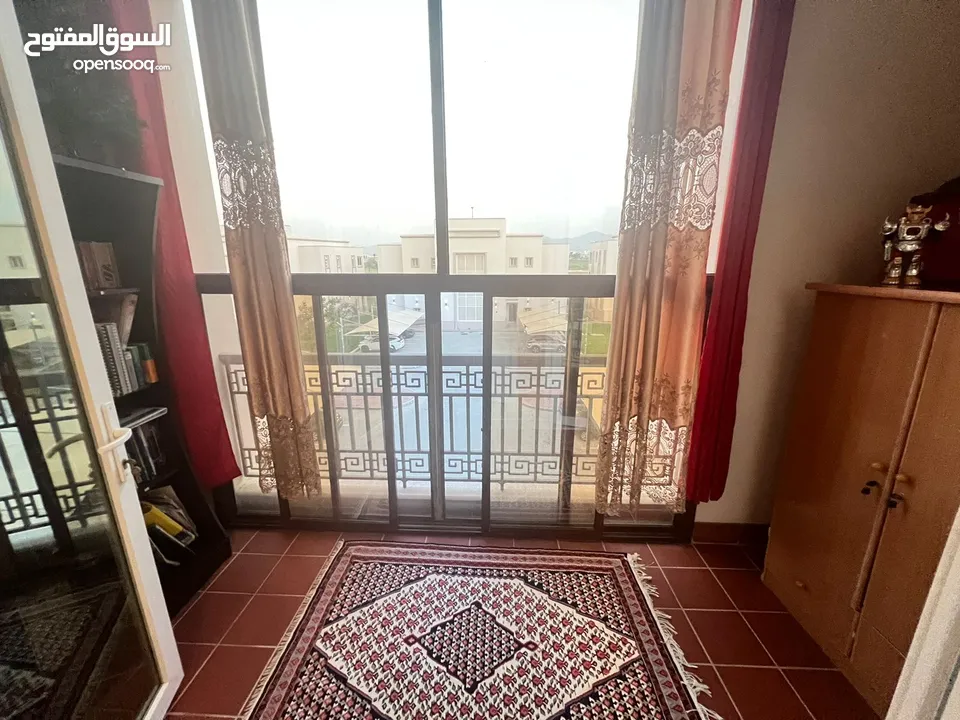 Top Floor 2 Bedrooms, Muscat Hills  شقة غرفتين للتملك الحر مسقط هيلز