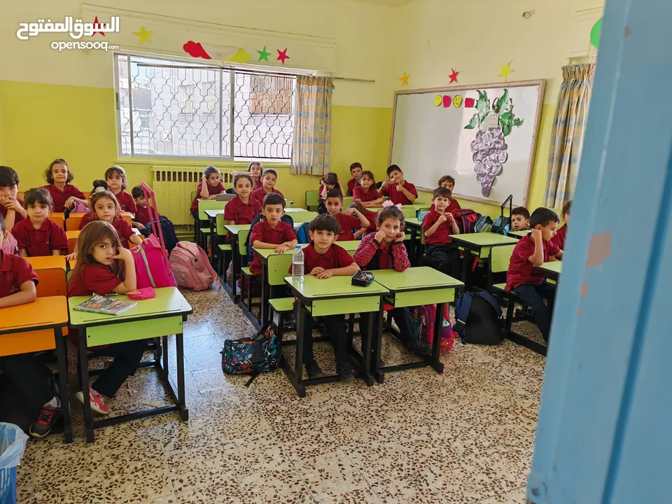 يتوفر لدينا صيانة اثاث المدارس والمكاتب والمراكز بجميع انوعها