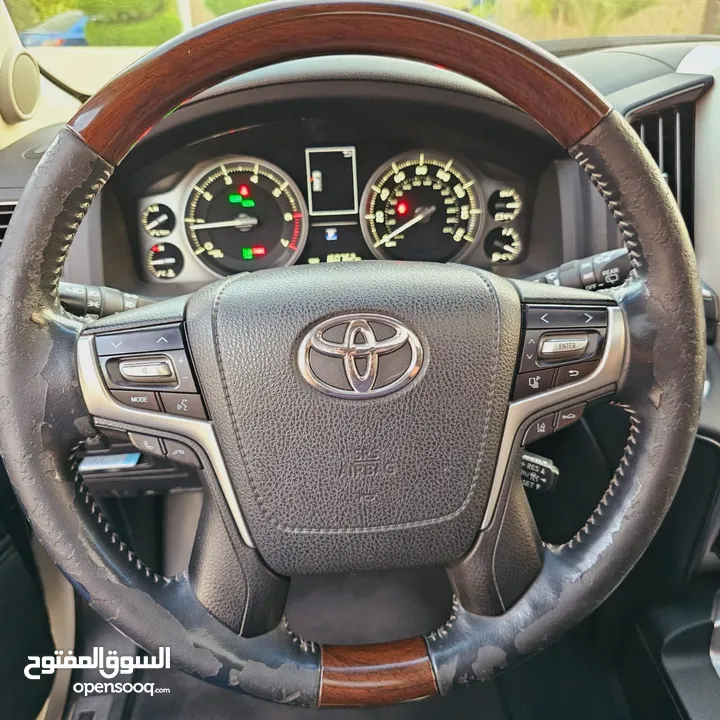 Toyota Land Cruiser 2016