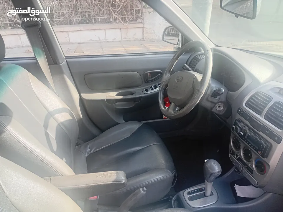 هونداي فيرنا لون سلفر موديل 2004 مرخصة  فحص 4 جيد للبيع بشكل مستعجل