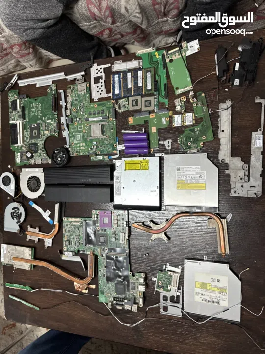 قطع لابتوبات مستعملة