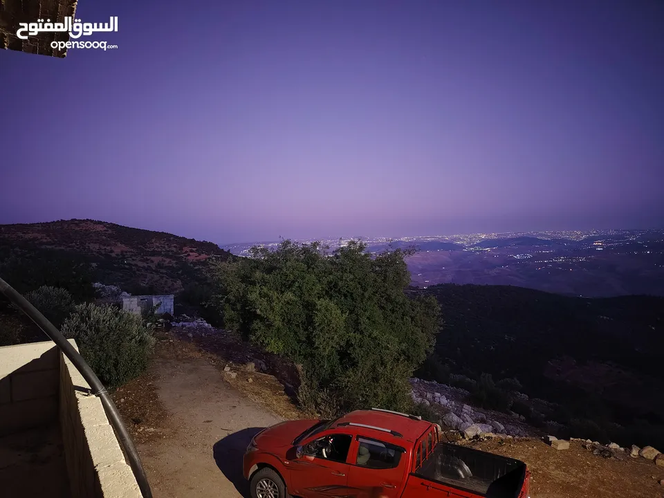 ارض للبيع مساحة4300م وعلى الواقع 12دونم تصلح بيت ريفي شاليه ارض زراعيه ويوجد فيها بيت قيد الانشاء