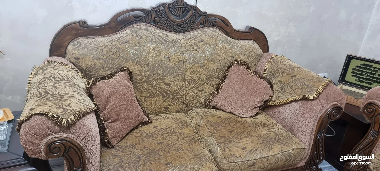 طقم كنب بحال الجديد 9 مقاعد للبيع في طبربور