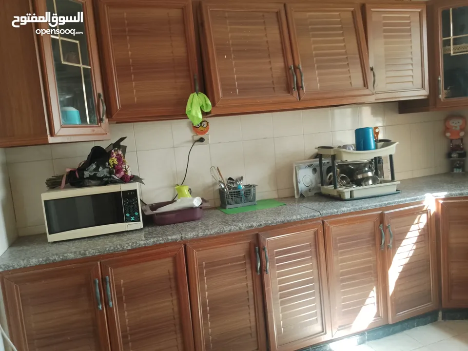 شقة نظيفه جدا جدا للبيع في منطقه هادئة المستنده