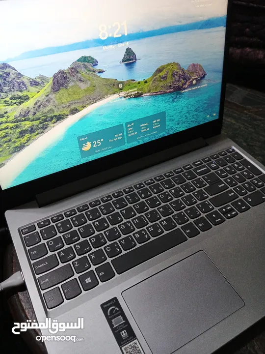 لينوفو I3 جيل عاشر، 8 جيجا رام و128 جيجا SSD hard desk بحالة الوكالة والسعر محروق