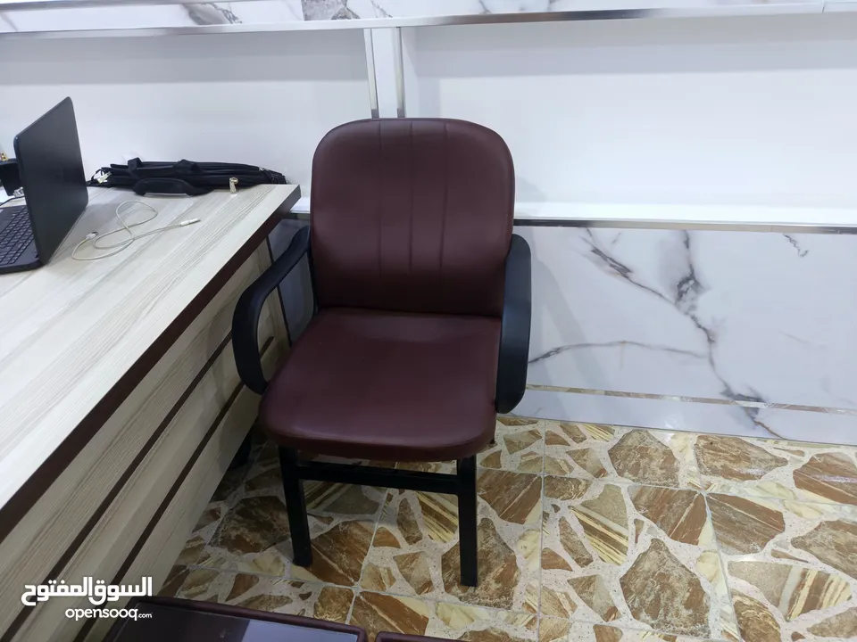 اثاث مكتبي للبيع جديد 100% اربد هاتف